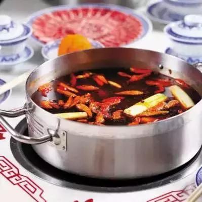 秋天到了,學學這5款火鍋湯底的做法吧! 秋天到了,學學這5款火鍋湯底的做法吧!