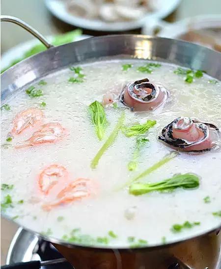 秋天到了,學學這5款火鍋湯底的做法吧! 秋天到了,學學這5款火鍋湯底的做法吧!