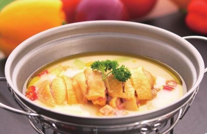 小吃培訓:醉香雞火鍋的制作方法 小吃培訓:醉香雞火鍋的制作方法