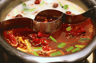 四川學習火鍋技術培訓哪里好？清湯熬制方法