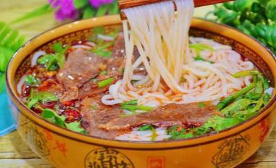 小吃培訓在哪里學最好？學習羊肉粉技術培訓