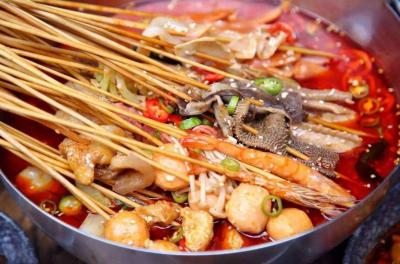 冷鍋串串技術(shù)培訓班多少錢？探秘成都砂鍋串串內(nèi)幕！