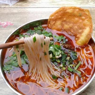 學米粉技術培訓班哪個好？探尋飄味緣小吃培訓學校的專業之道