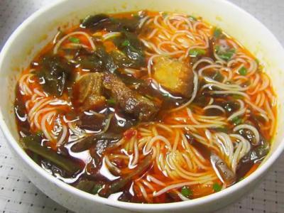 綿陽米粉技術(shù)培訓(xùn)機(jī)構(gòu)哪家好？深度解析飄味緣餐飲培訓(xùn)的優(yōu)勢