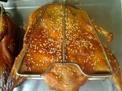 手撕烤鴨技術培訓班在哪里？飄味緣小吃培訓學校專業解答